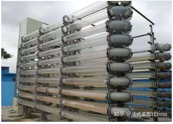 生产中的管道反应器，管道反应器可根据场地需要做成直管，蛇管或者盘管
